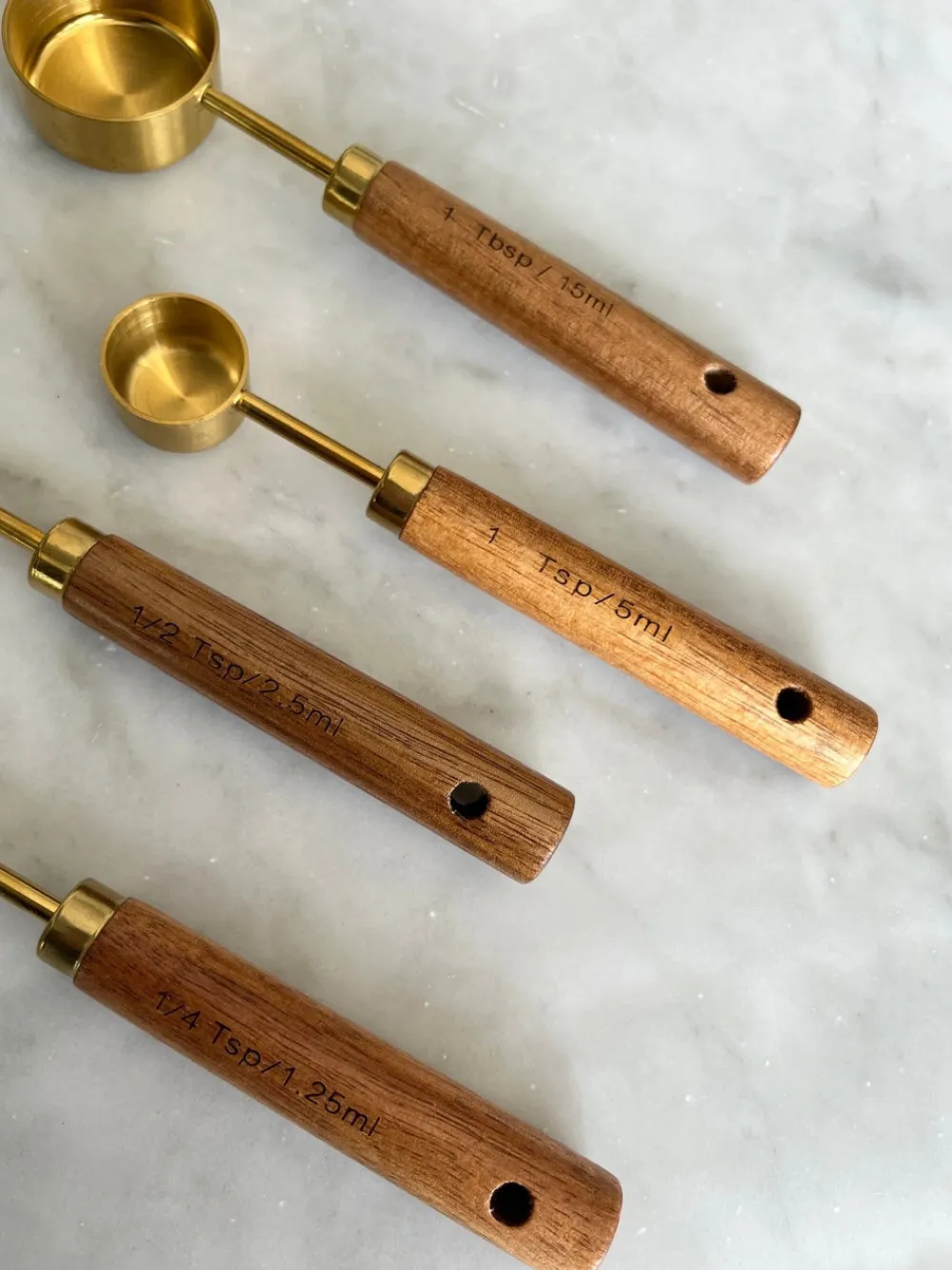 Busa Designs Kitchen|Home Decor>Acacia Wood and Gold Measuring Cups, Set of 8